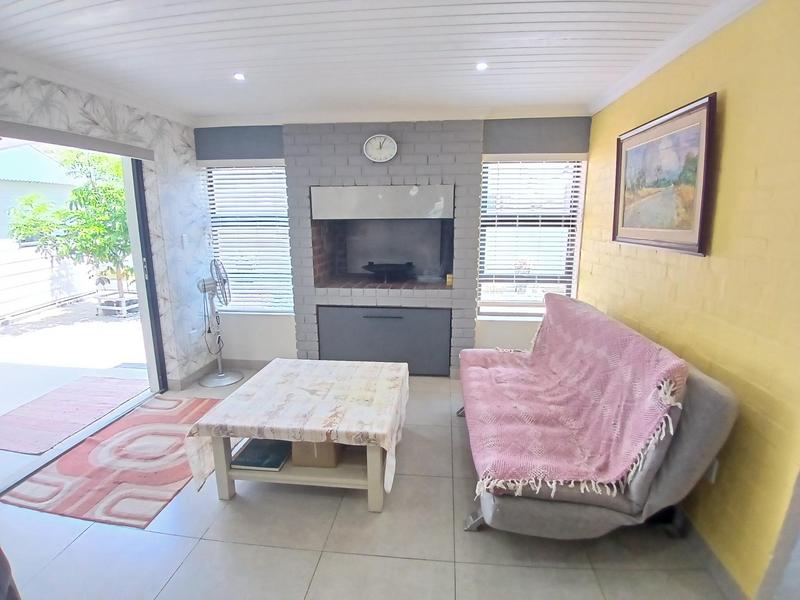 3 Bedroom Property for Sale in Stilbaai Wes Western Cape